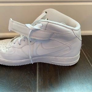 White high top Air Force 1